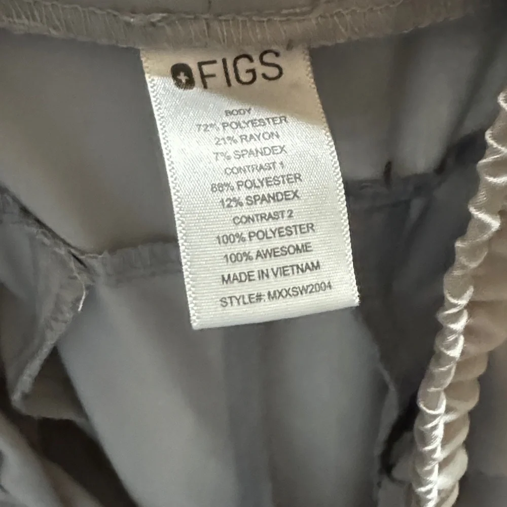 Figs Men's Gray Scrub Joggers size Large